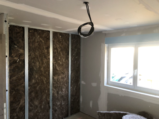 pose de cloison avec isolant phonique