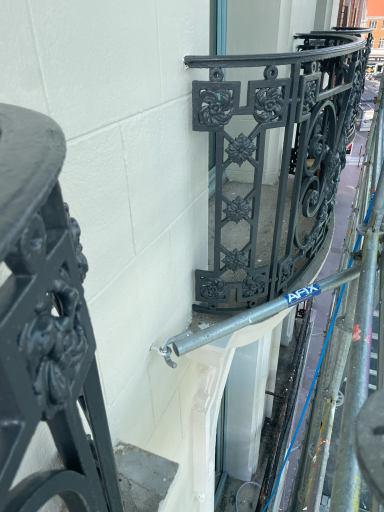 ponçage et mise en peinture garde corps